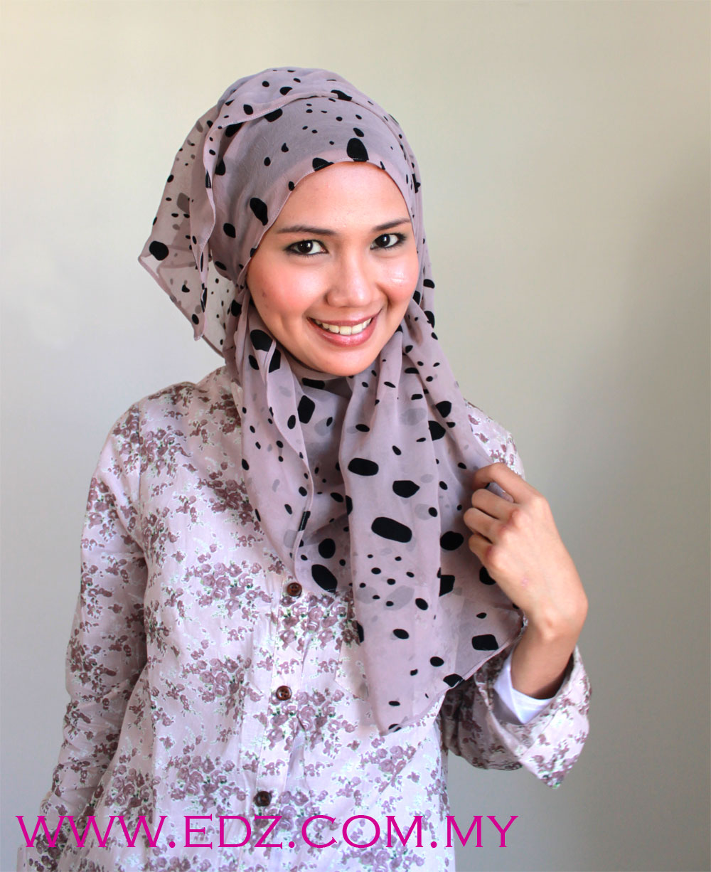 Tutorial Tudung Bawal Ikat Belakang: Rahsia Gaya: 7 Ikat Tudung Bawal Belakang Menawan Hati